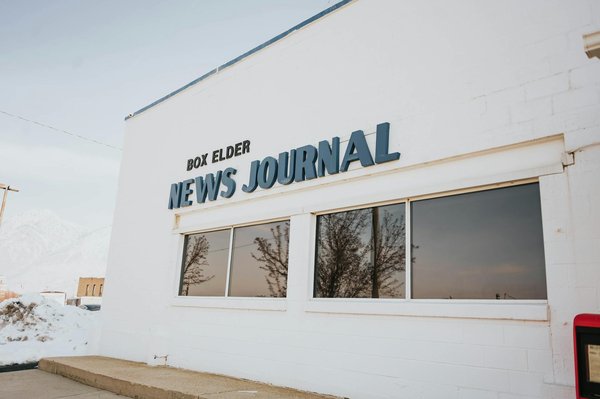 Découvrez l'envoûtement de la poudre parfumée avec élégance